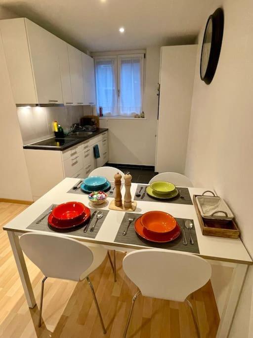 Gemuetliche Wohnung An Bester Lage Im Kreis 4 Цюрих Экстерьер фото